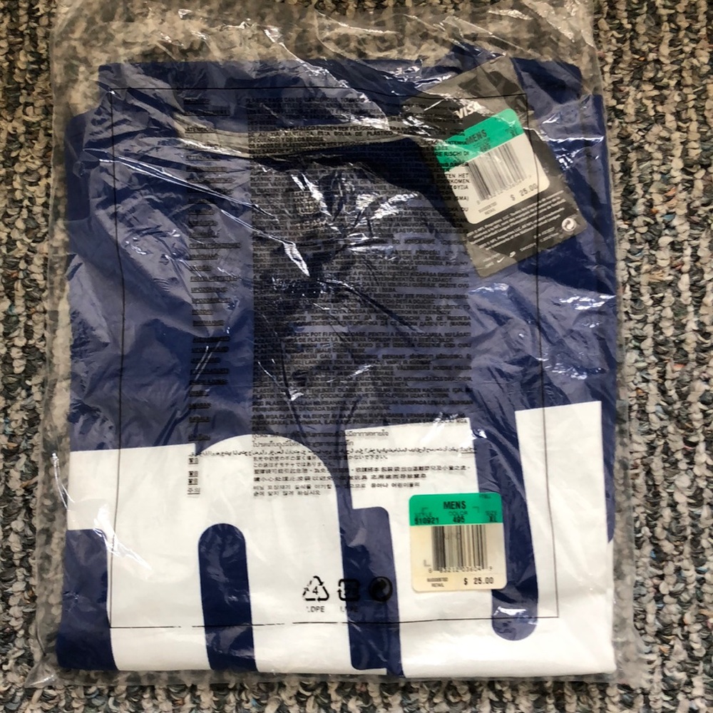 Giants shirt sleeve